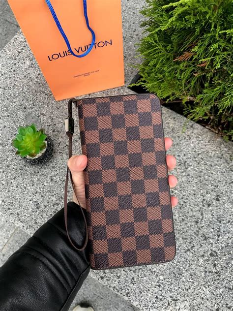 мужской клатч кошелек louis vuitton|Купить мужской портмоне из натуральной кожи LOUIS VUITTON.